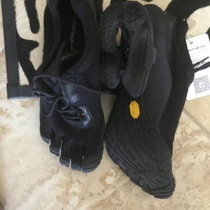 Balenciaga Five Finger Vibram shoes size 43 UNISEX 11M 13W
